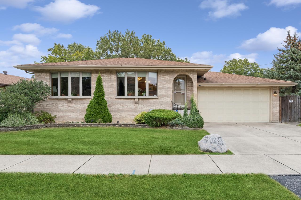 11239 S Avon Ave., Alsip, IL 60803