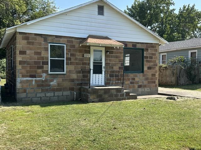 703 N Allyn St., Carbondale, IL 62901