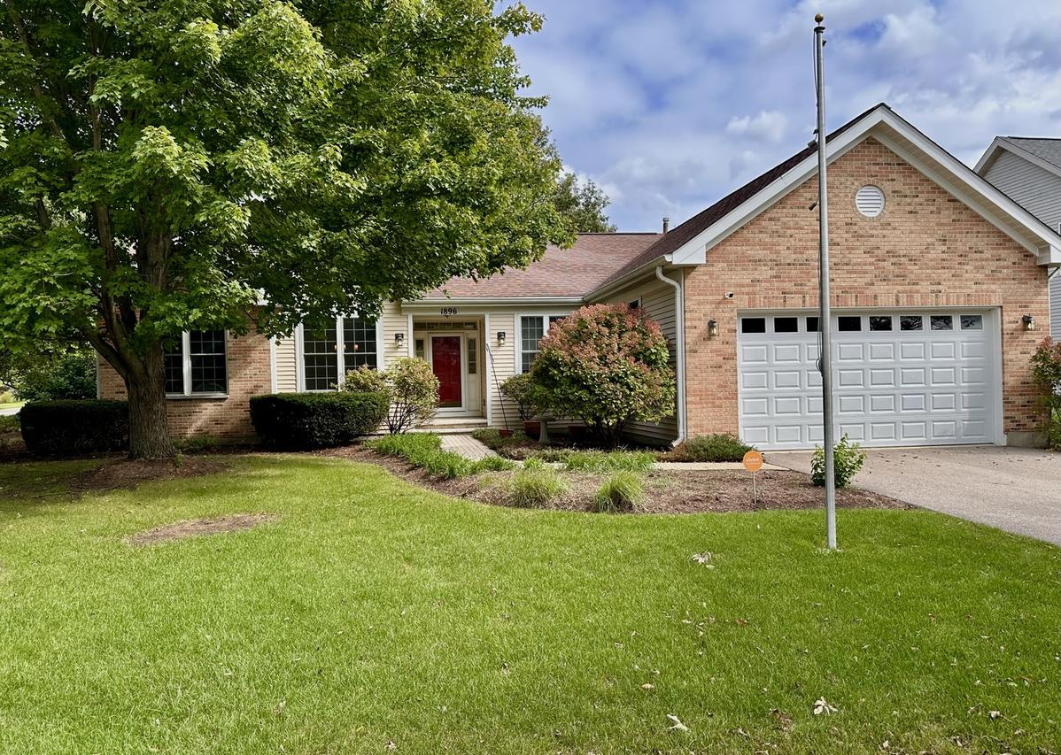 1896 School House Ln., Aurora, IL 60506