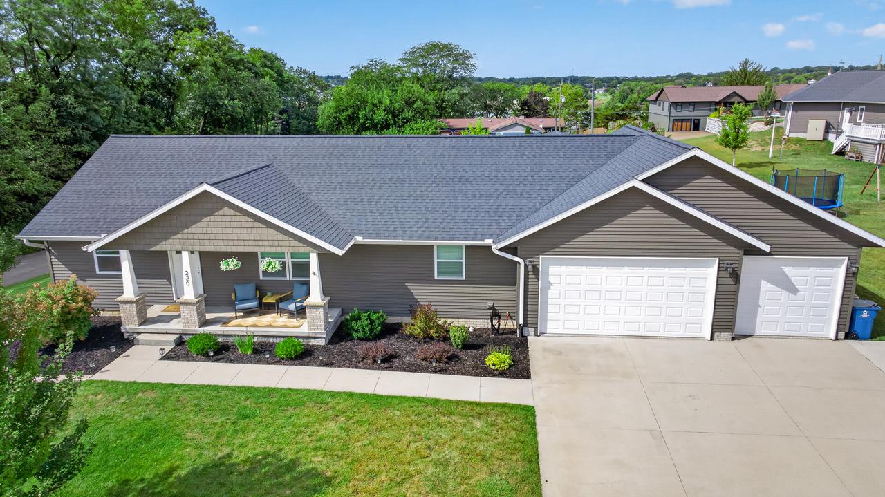 220 6th St., Fulton, IL 61252