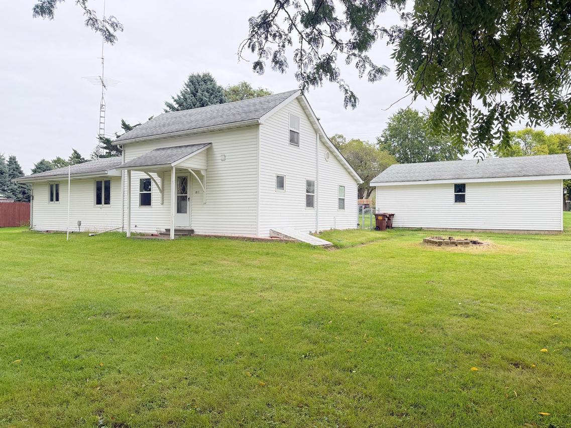 217 S Walnut St., Shannon, IL 61078