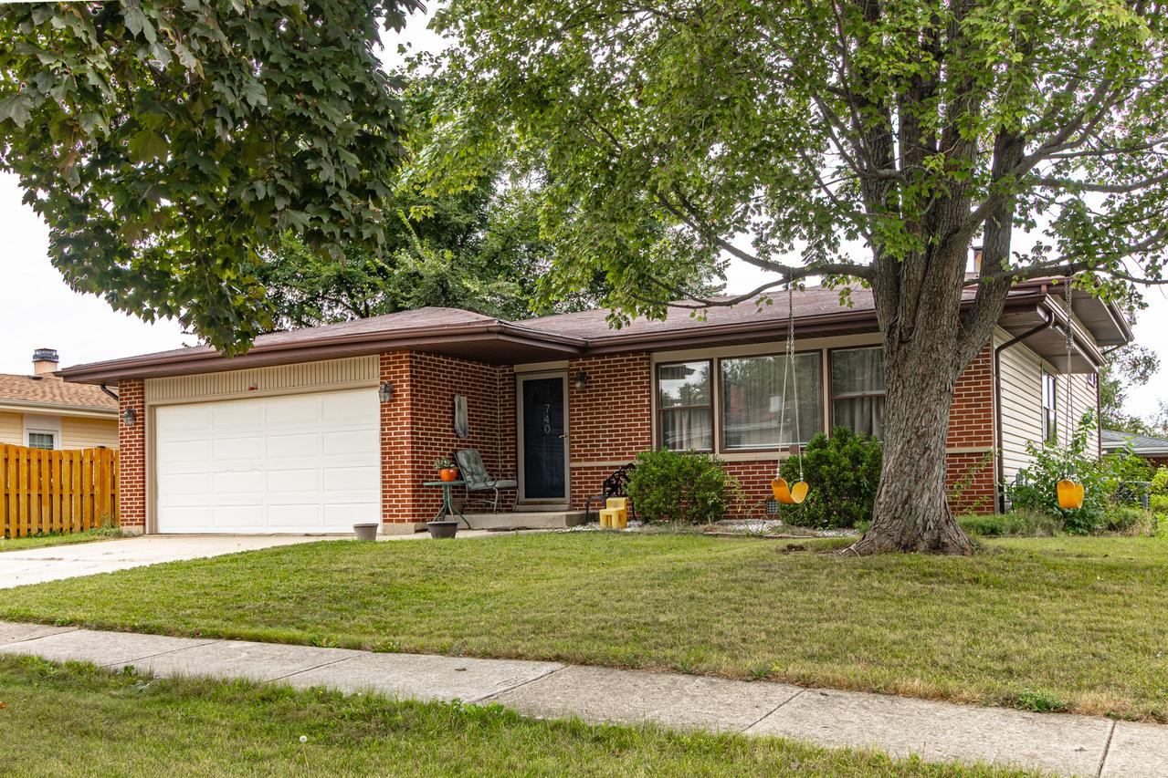 740 Bryn Mawr Ave., Bartlett, IL 60103