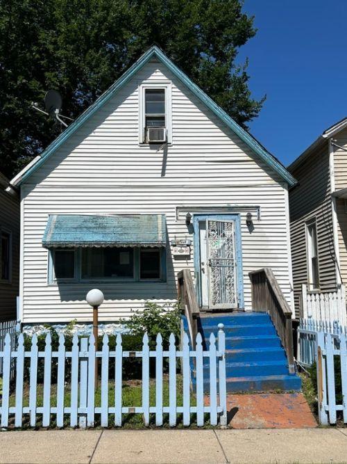 11568 S Lafayette Ave., Chicago, IL 60628