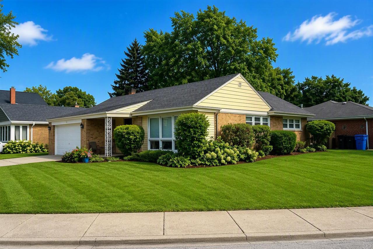6185 N Keating Ave., Chicago, IL 60646