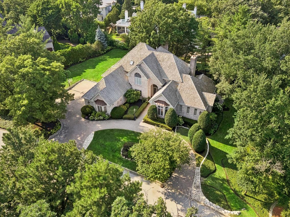 23 Ambriance Dr., Burr Ridge, IL 60527