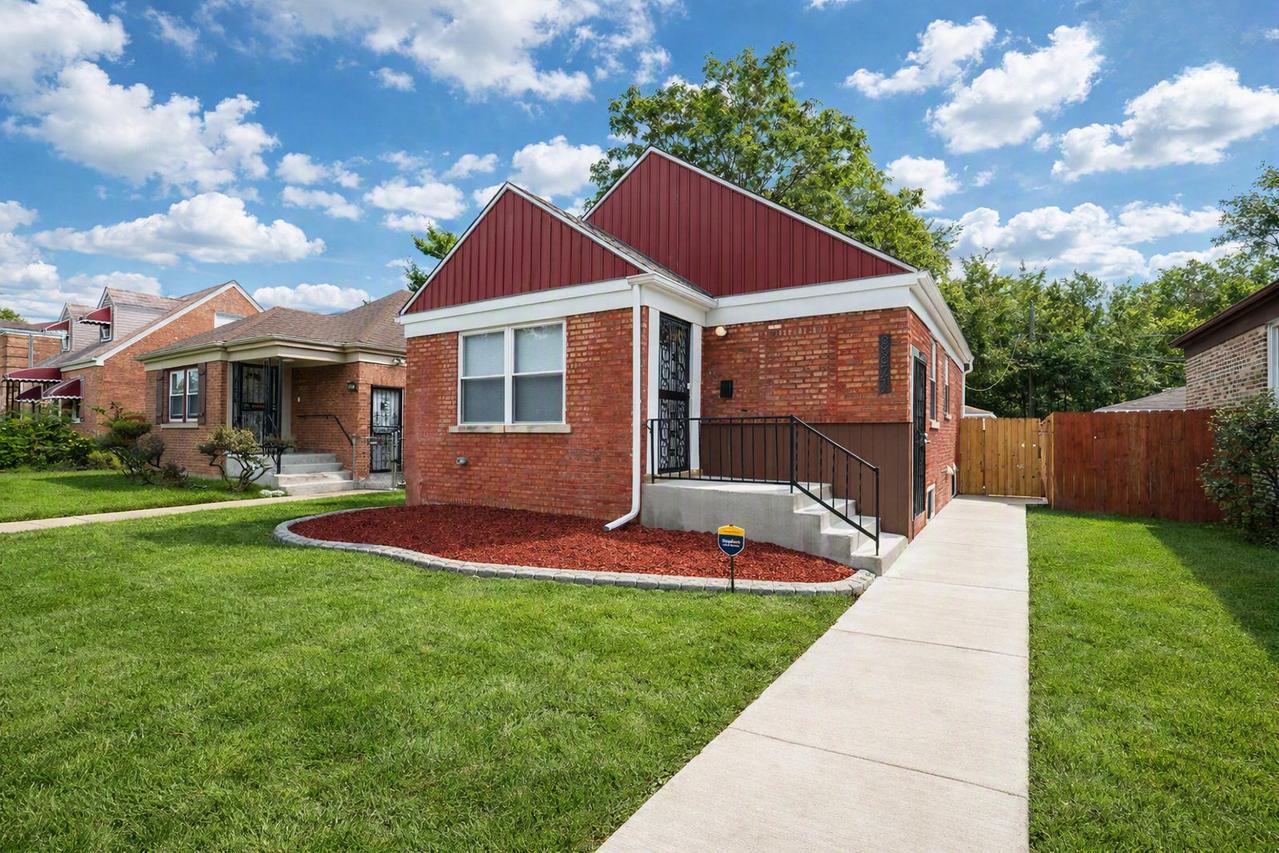 8821 S Eggleston Ave., Chicago, IL 60620