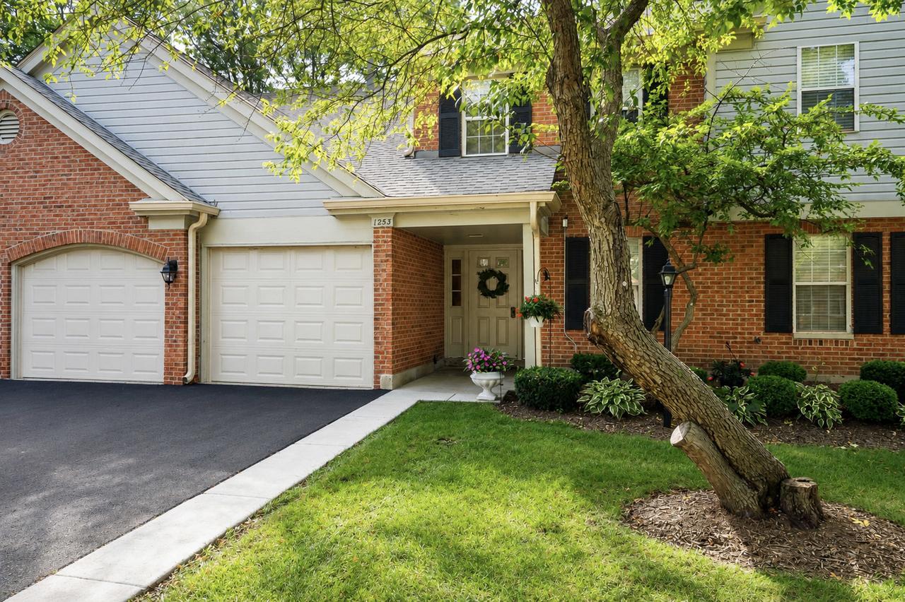 1253 Beechwood Ct., Schaumburg, IL 60193