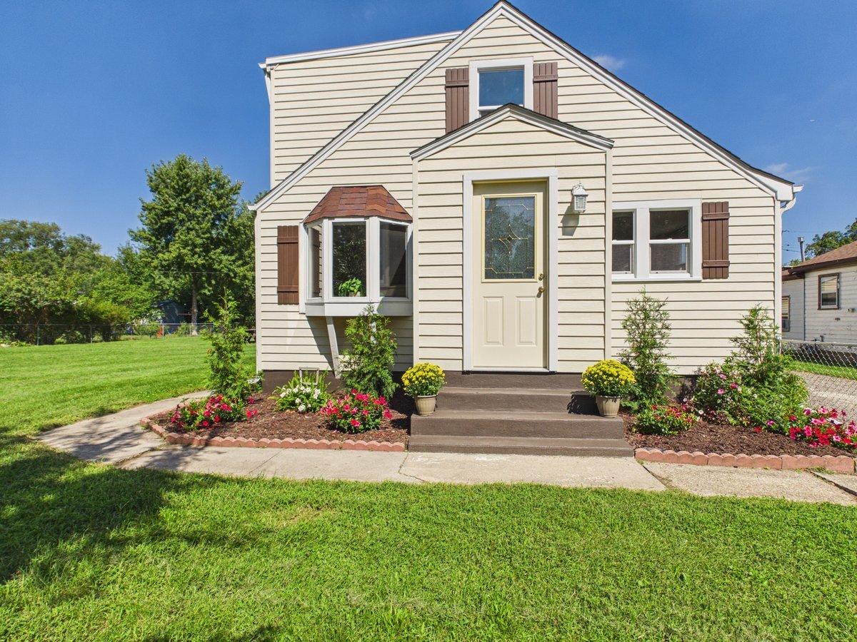 856 Marie Ave., Machesney Park, IL 61115