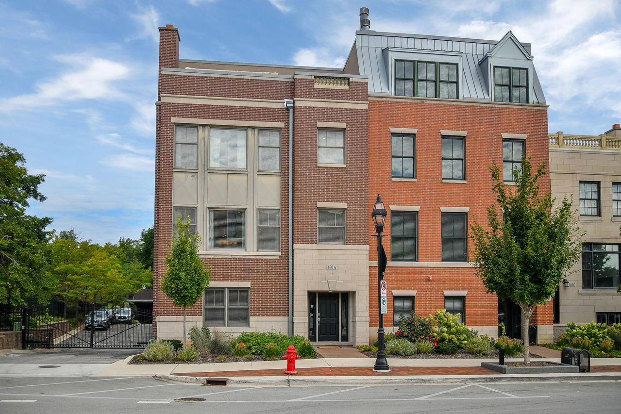 460 Pennsylvania Ave. #A, Glen Ellyn, IL 60137