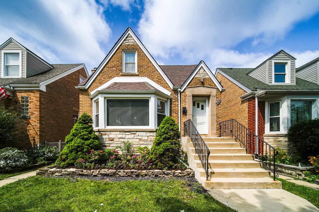 3230 N Neva Ave., Chicago, IL 60634