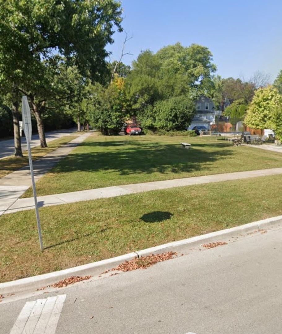 3840 Hollywood Ave., Brookfield, IL 60513
