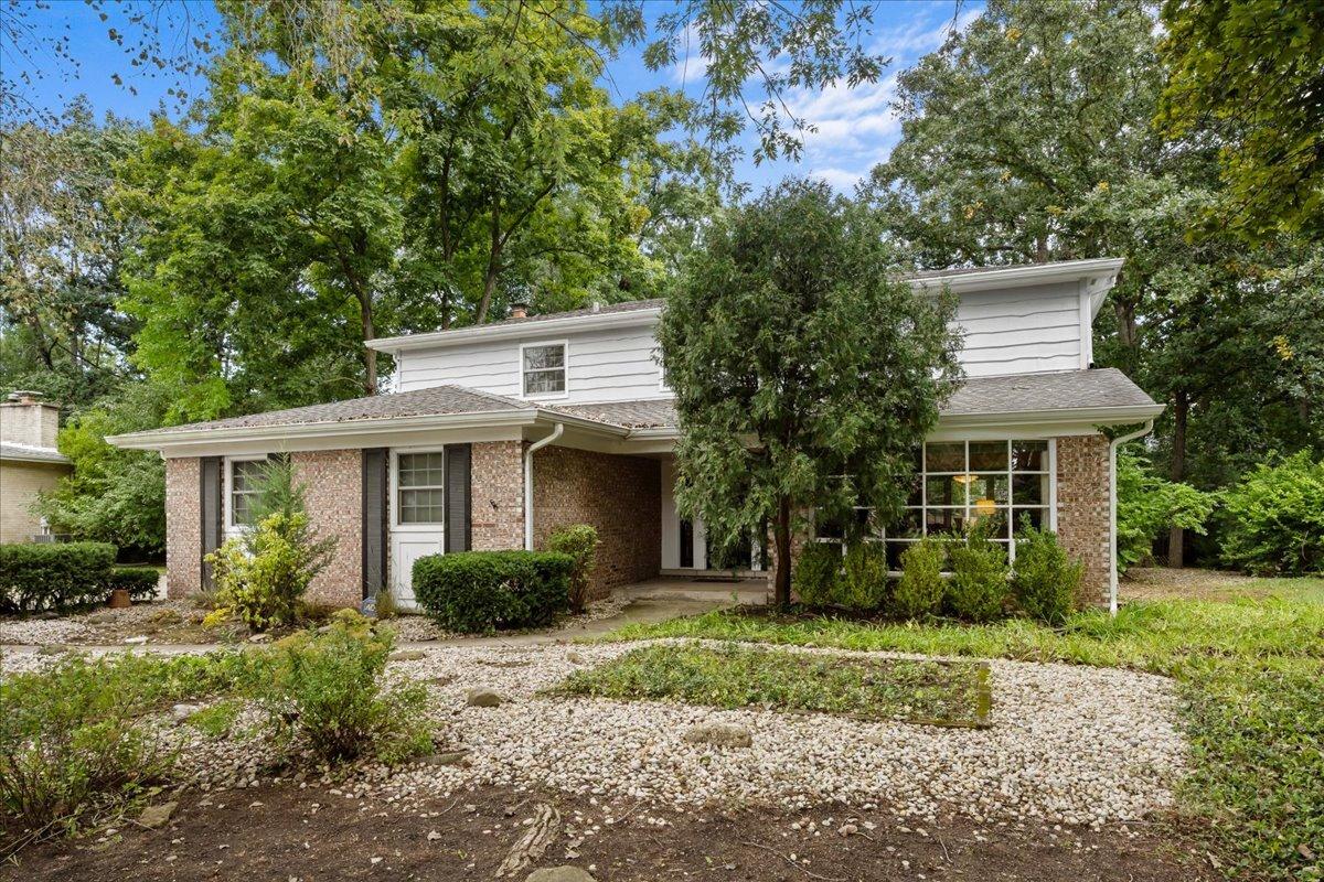 1745 E Summit Ct., Deerfield, IL 60015