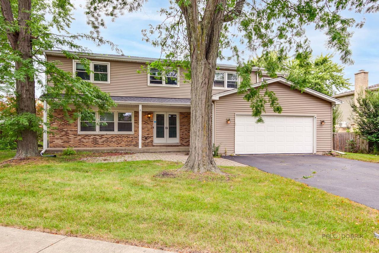 562 Applegate Ln., Lake Zurich, IL 60047