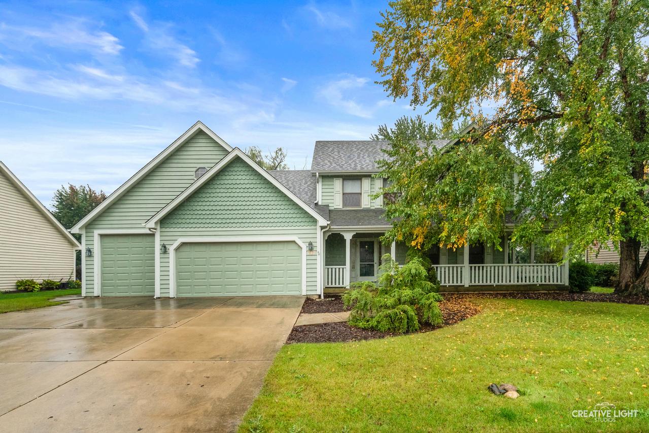 717 Queens Gate Cir., Sugar Grove, IL 60554