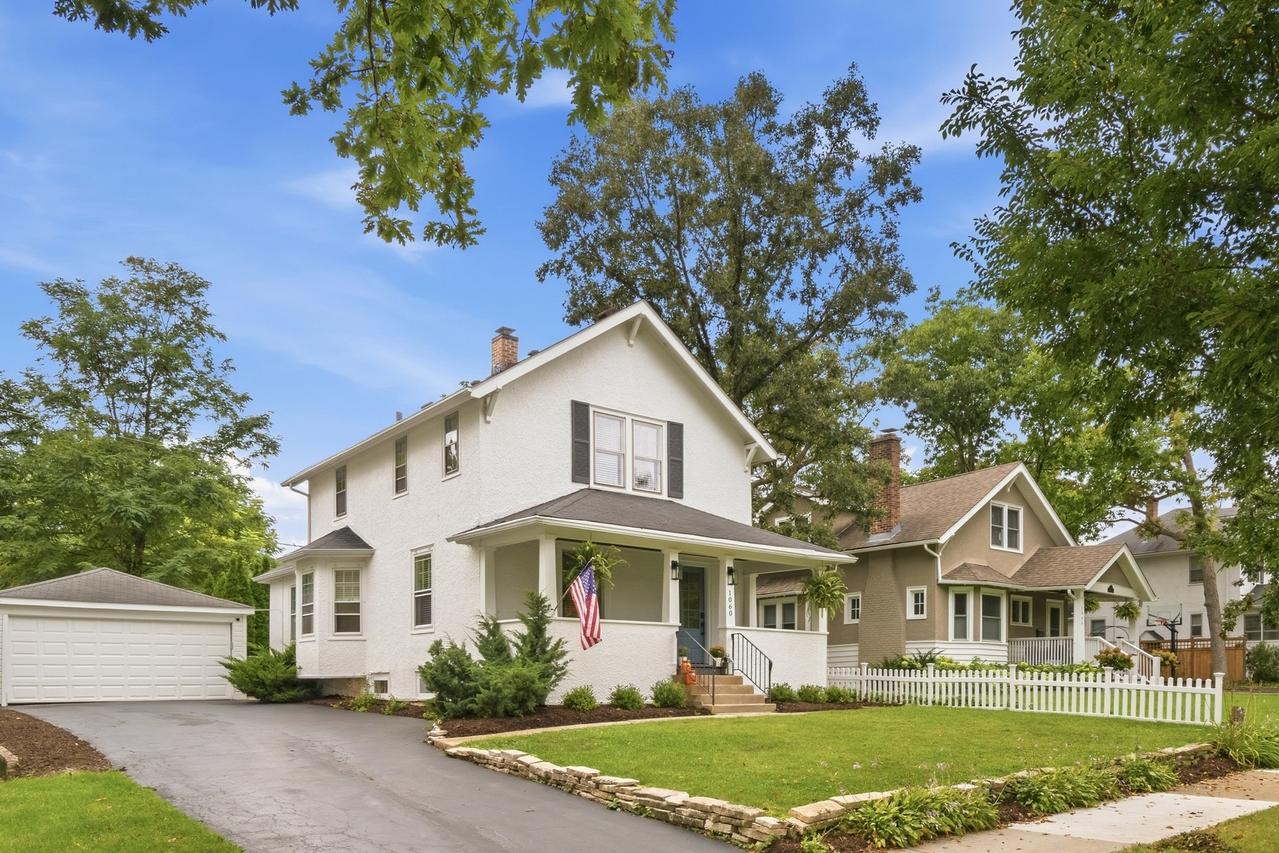 1060 Griffith Rd., Lake Forest, IL 60045