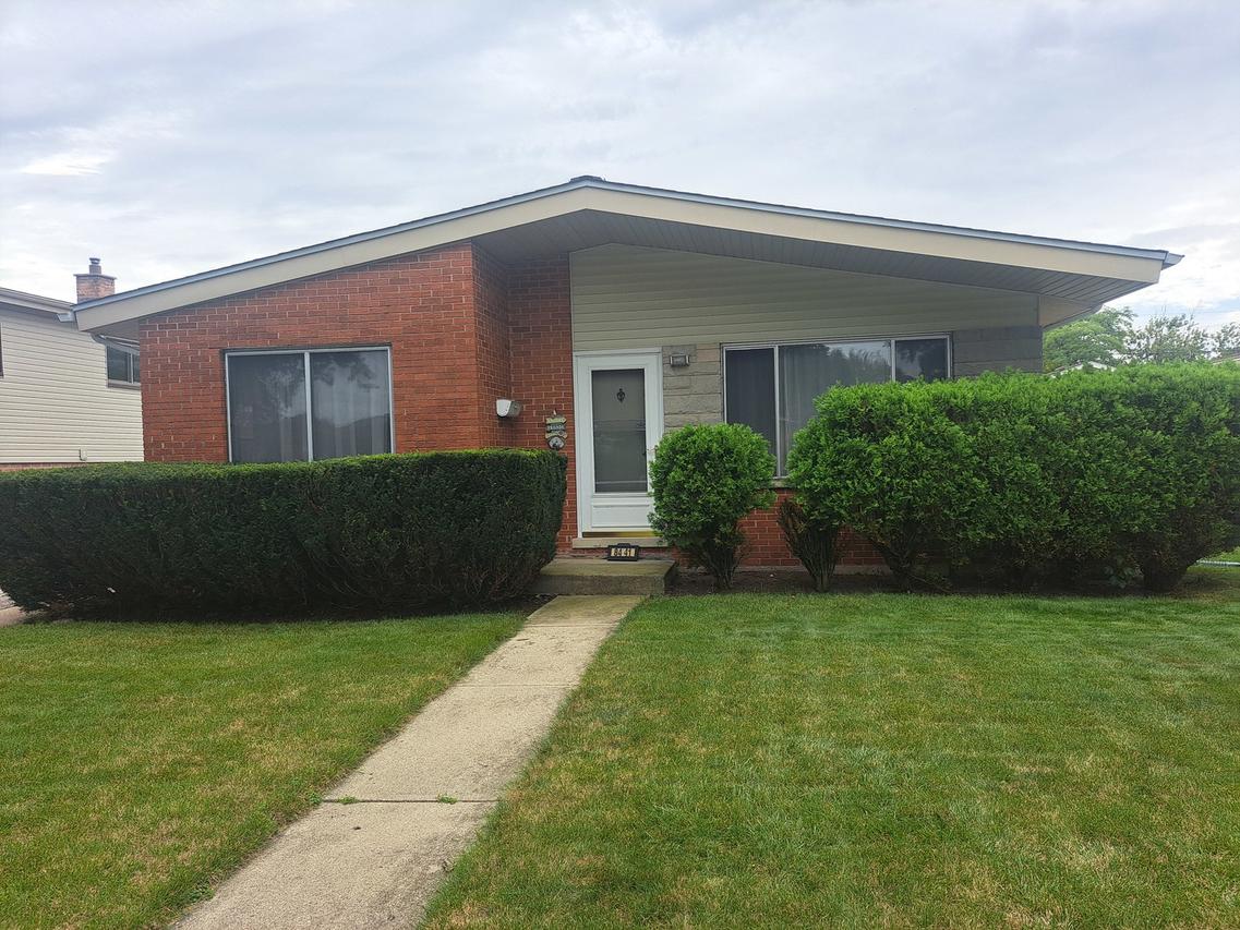 8441 W Madison Dr., Niles, IL 60714