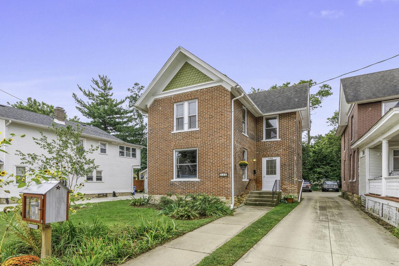 446 W Park Ave., Aurora, IL 60506