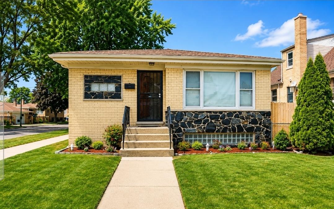 3000 N Neenah Ave., Chicago, IL 60634