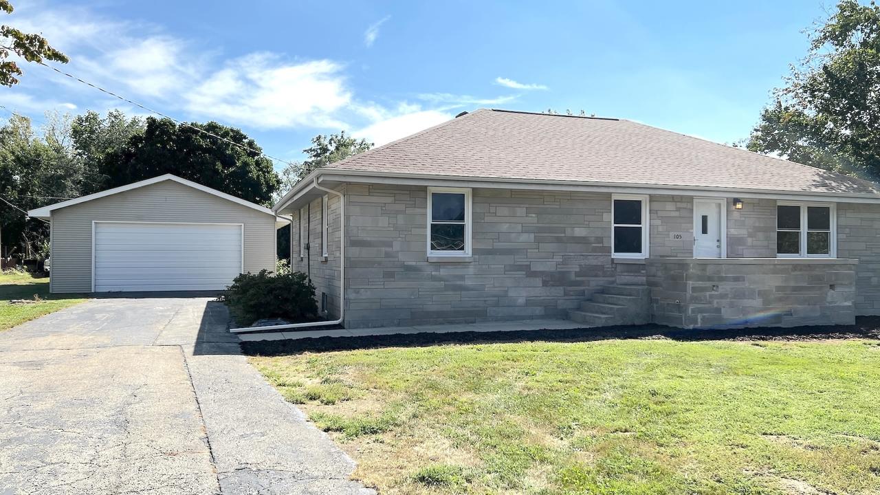 105 W Jackson St., Mahomet, IL 61853