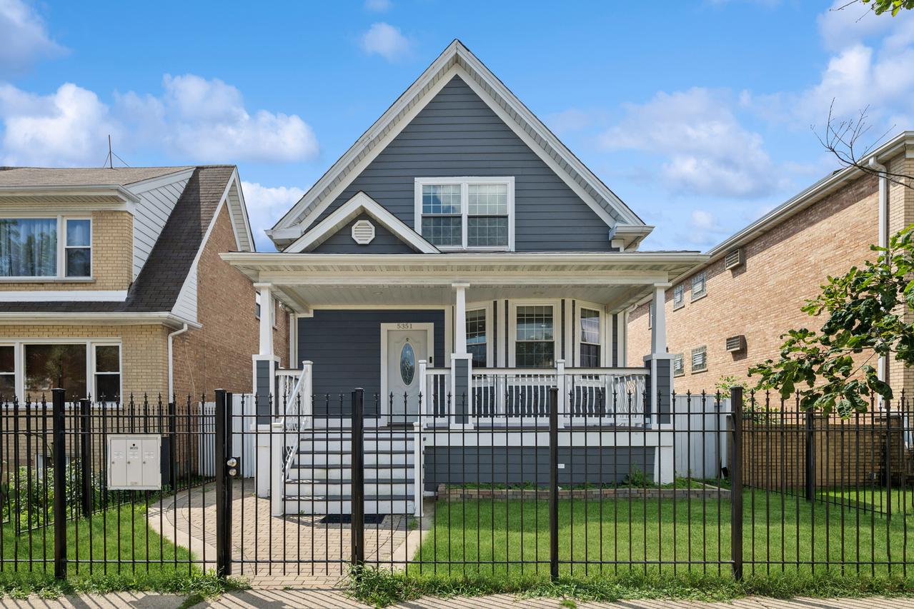 5351 W Foster Ave., Chicago, IL 60630
