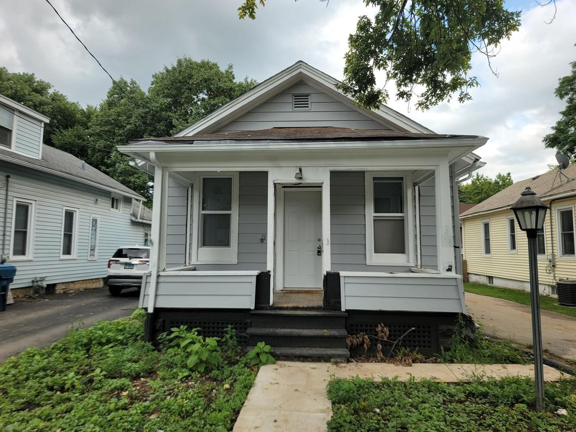 322 Hinman St., Aurora, IL 60505