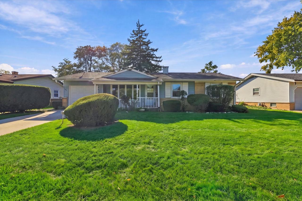 760 Crest Ave., Elk Grove Village, IL 60007