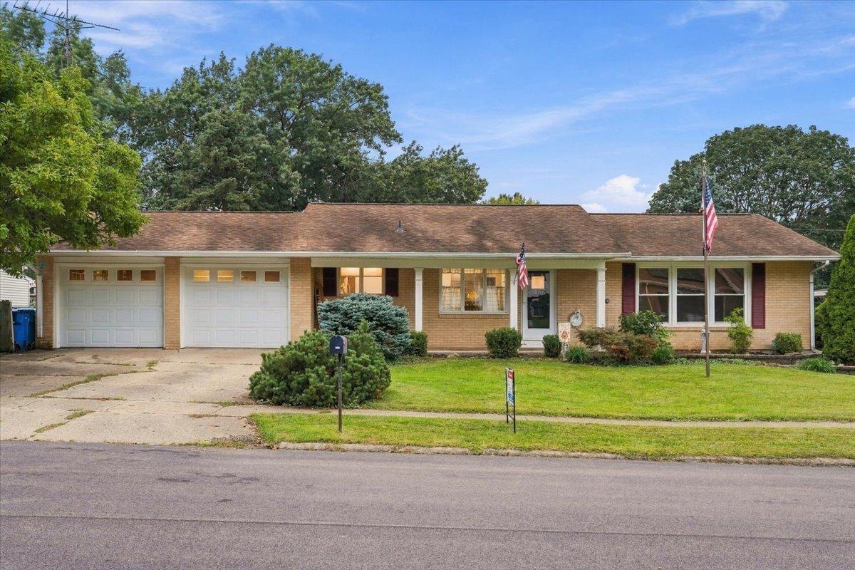 1113 Beech Dr., Dixon, IL 61021