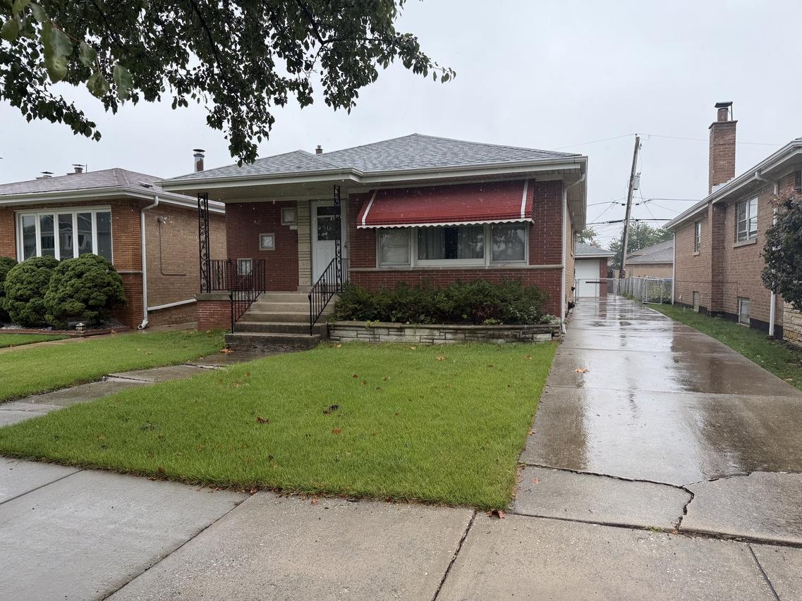 8325 S Karlov Ave., Chicago, IL 60652