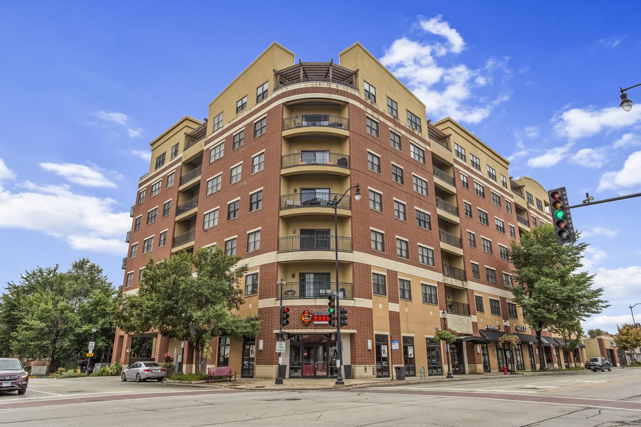 4953 Oakton St. #703, Skokie, IL 60077