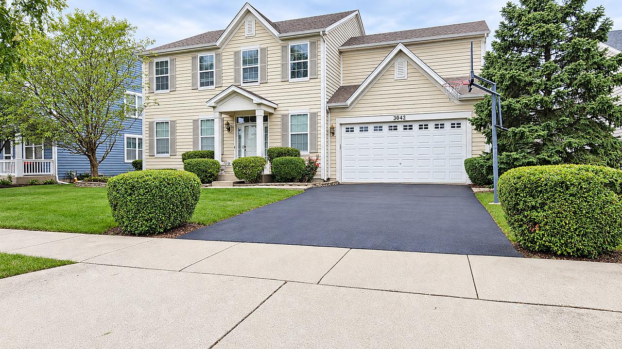 3042 Seekonk Ave., Elgin, IL 60124