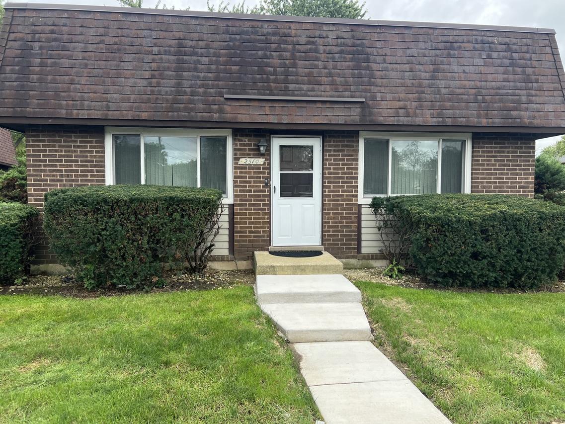 2510 Berkshire Ct. #1, Waukegan, IL 60087