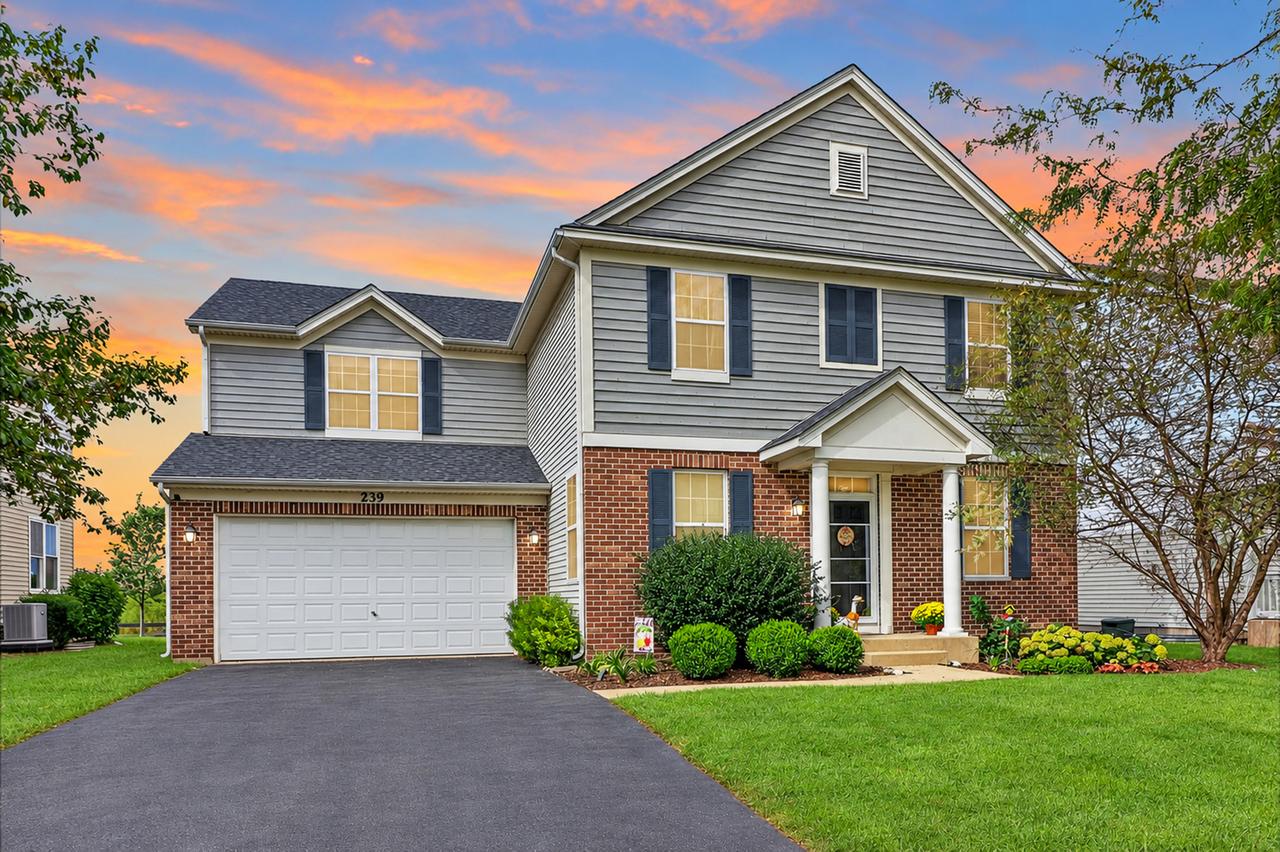 239 Bluegrass Pkwy., Oswego, IL 60543