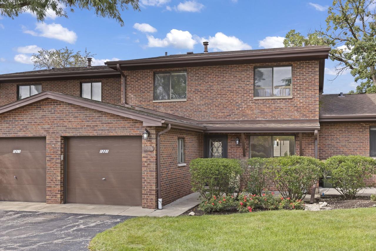 1221 Geneva Ln., Lake Zurich, IL 60047