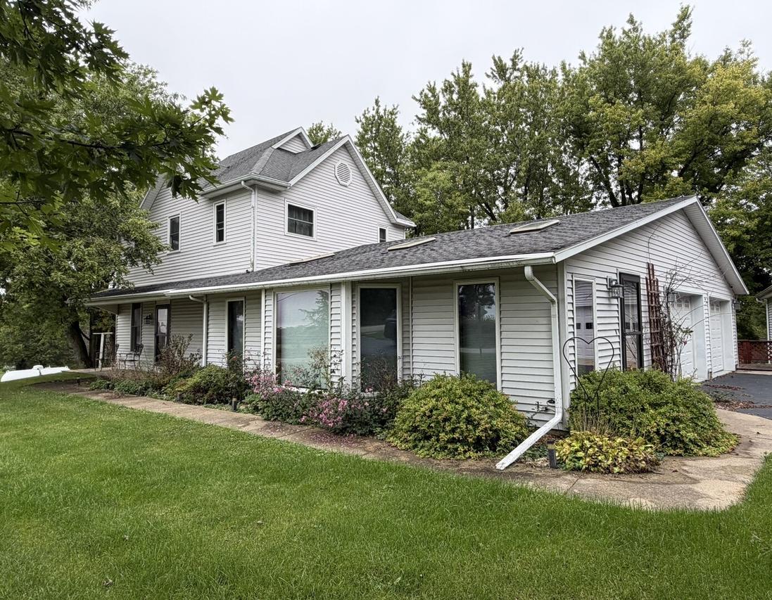 2472 W Red Oak Rd., Freeport, IL 61032