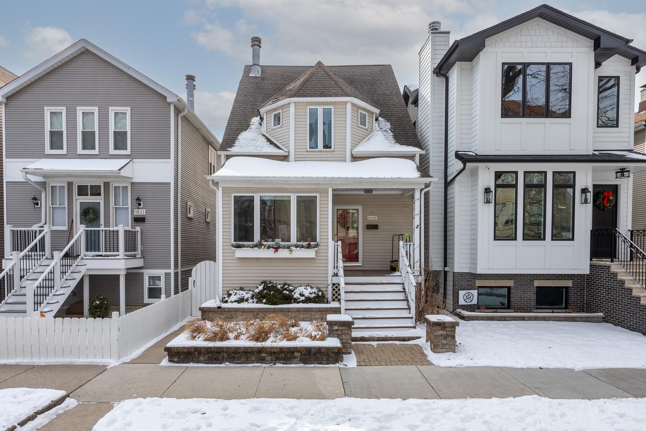 1835 W Fletcher St., Chicago, IL 60657