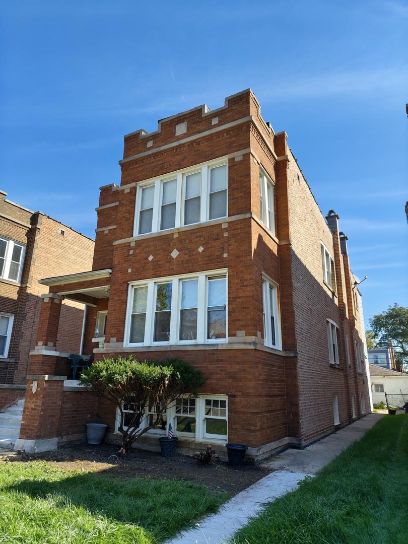 2119 S Gunderson Ave., Berwyn, IL 60402
