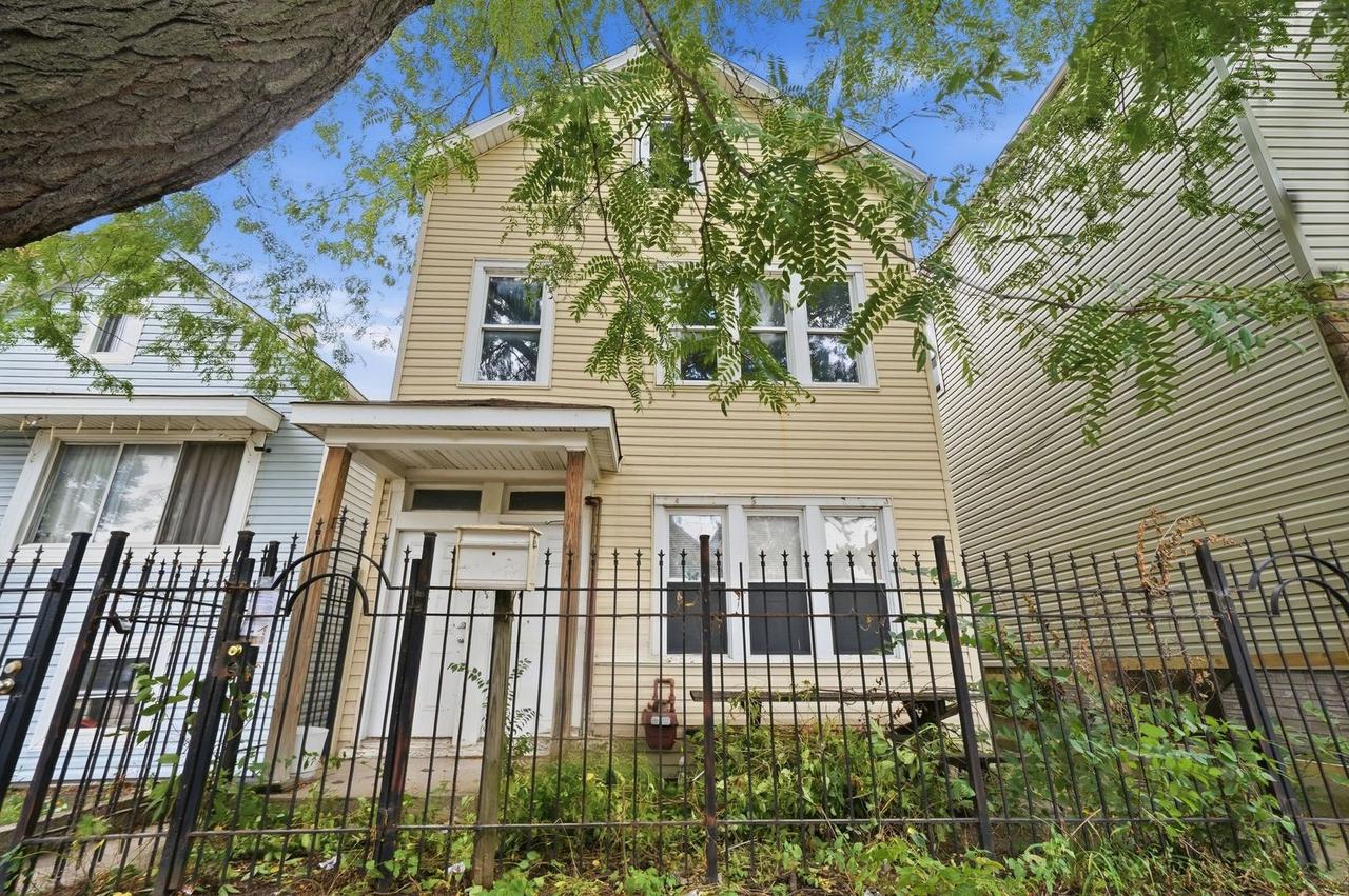 4851 S Wood St., Chicago, IL 60609