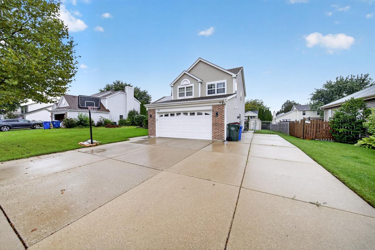 353 Valley Forge Ave., South Elgin, IL 60177