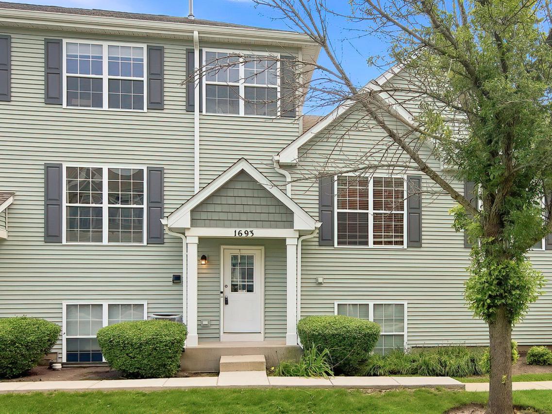 1693 W Turtle Creek Ln., Round Lake, IL 60073