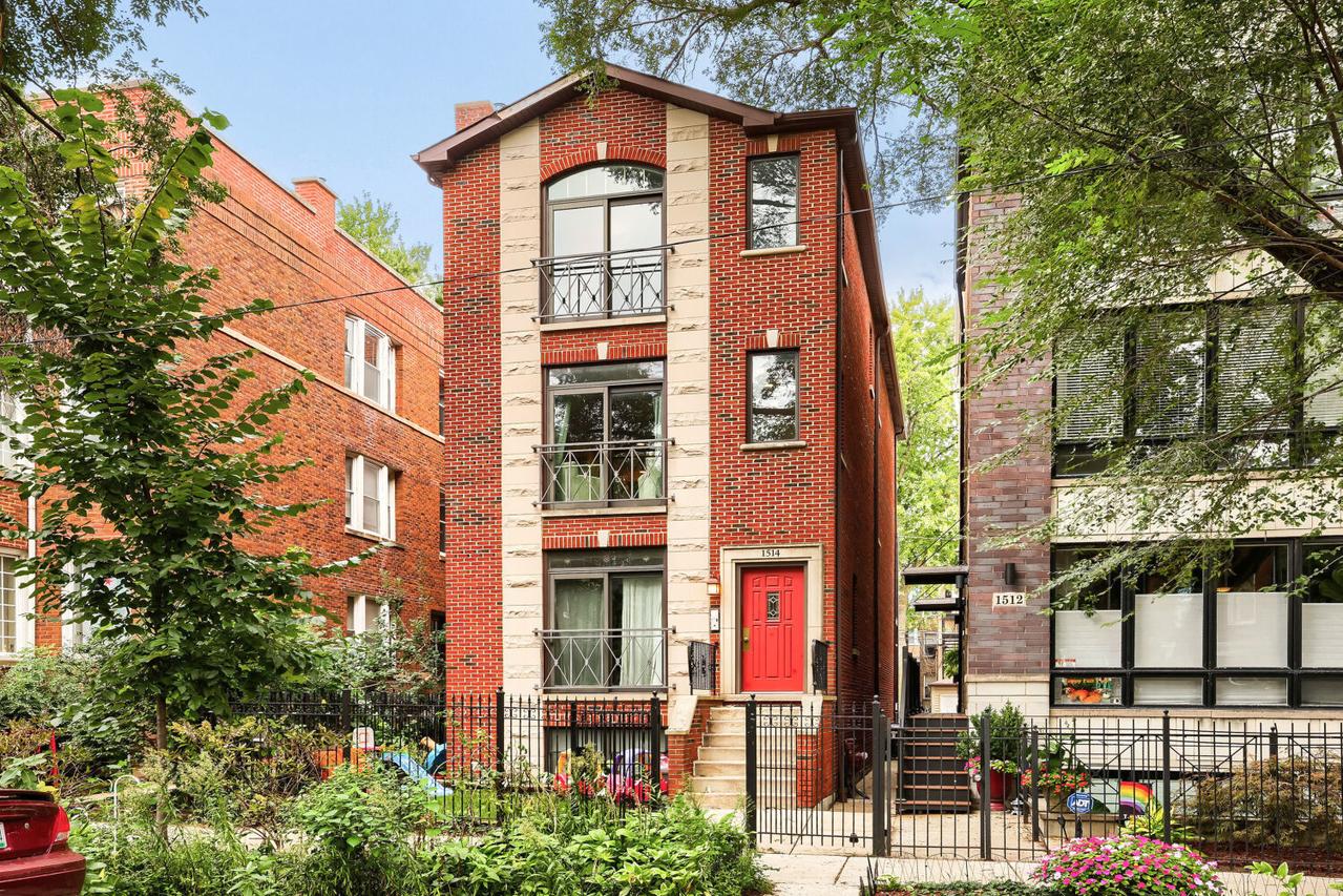1514 W Victoria St. #2, Chicago, IL 60660