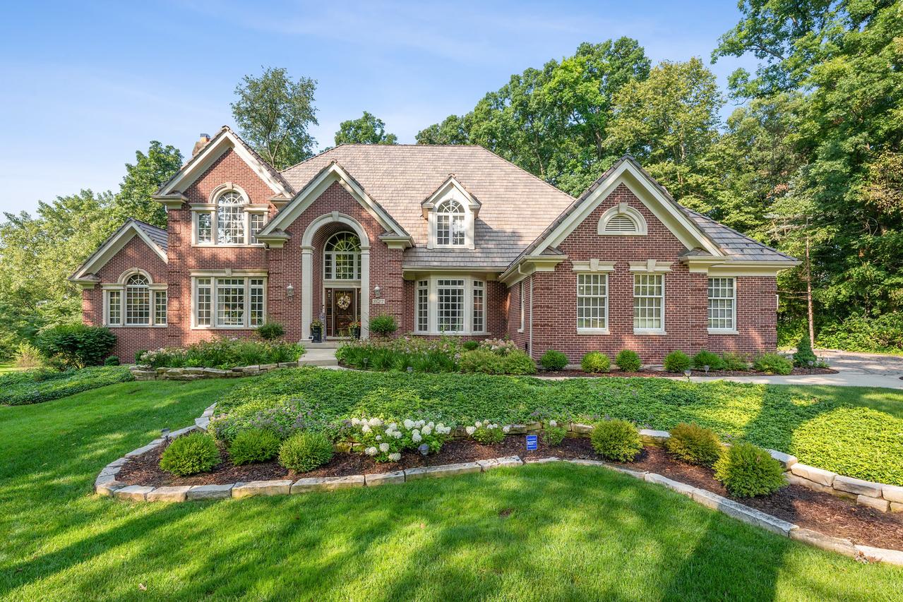 3017 Glen Eagles Ct., St. Charles, IL 60174