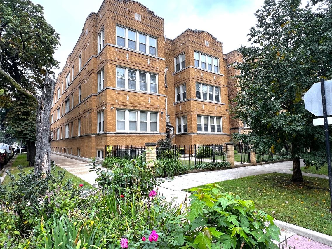 7433 N Hoyne Ave. #2, Chicago, IL 60645