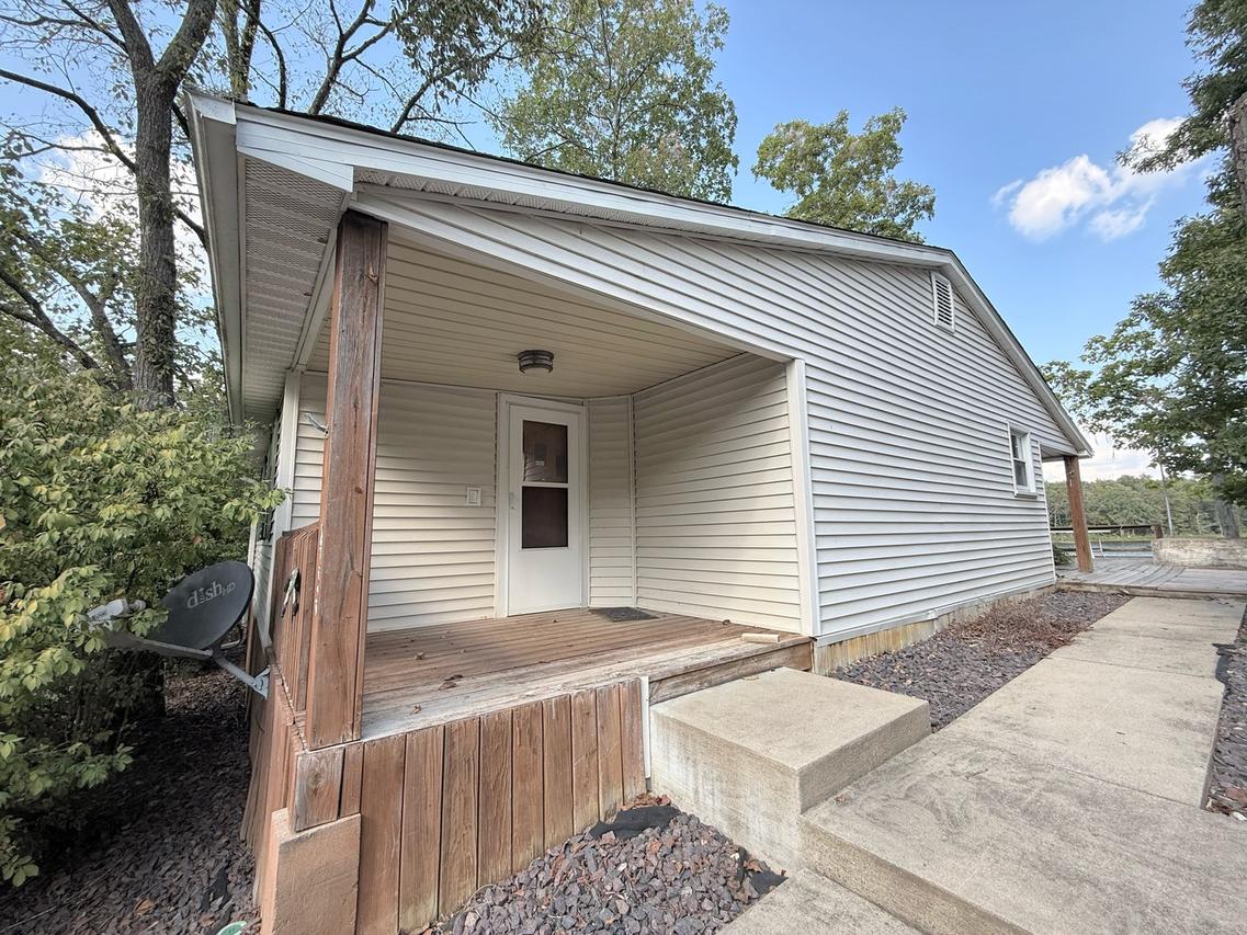 4866 E Mitchell Lake Rd., Mulkeytown, IL 62865
