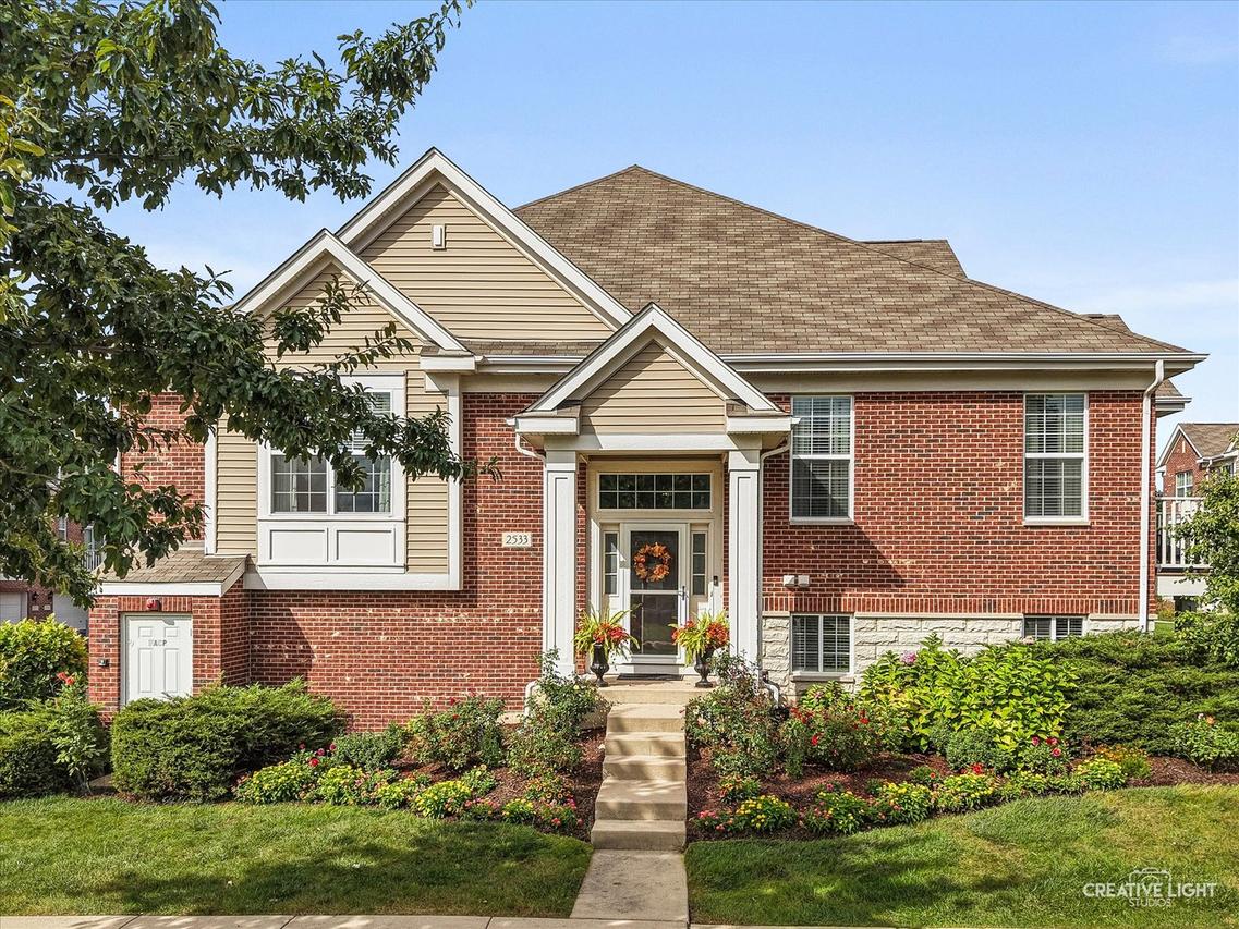 2533 Dunraven Ave., Naperville, IL 60540
