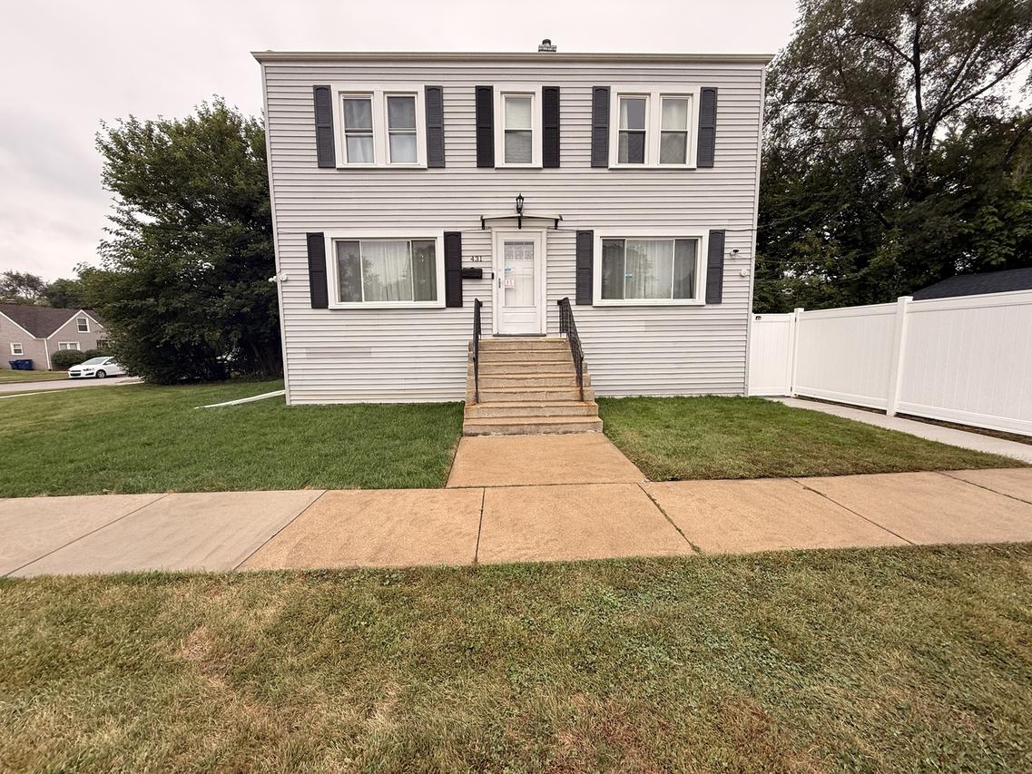 431 W Elm St., Villa Park, IL 60181