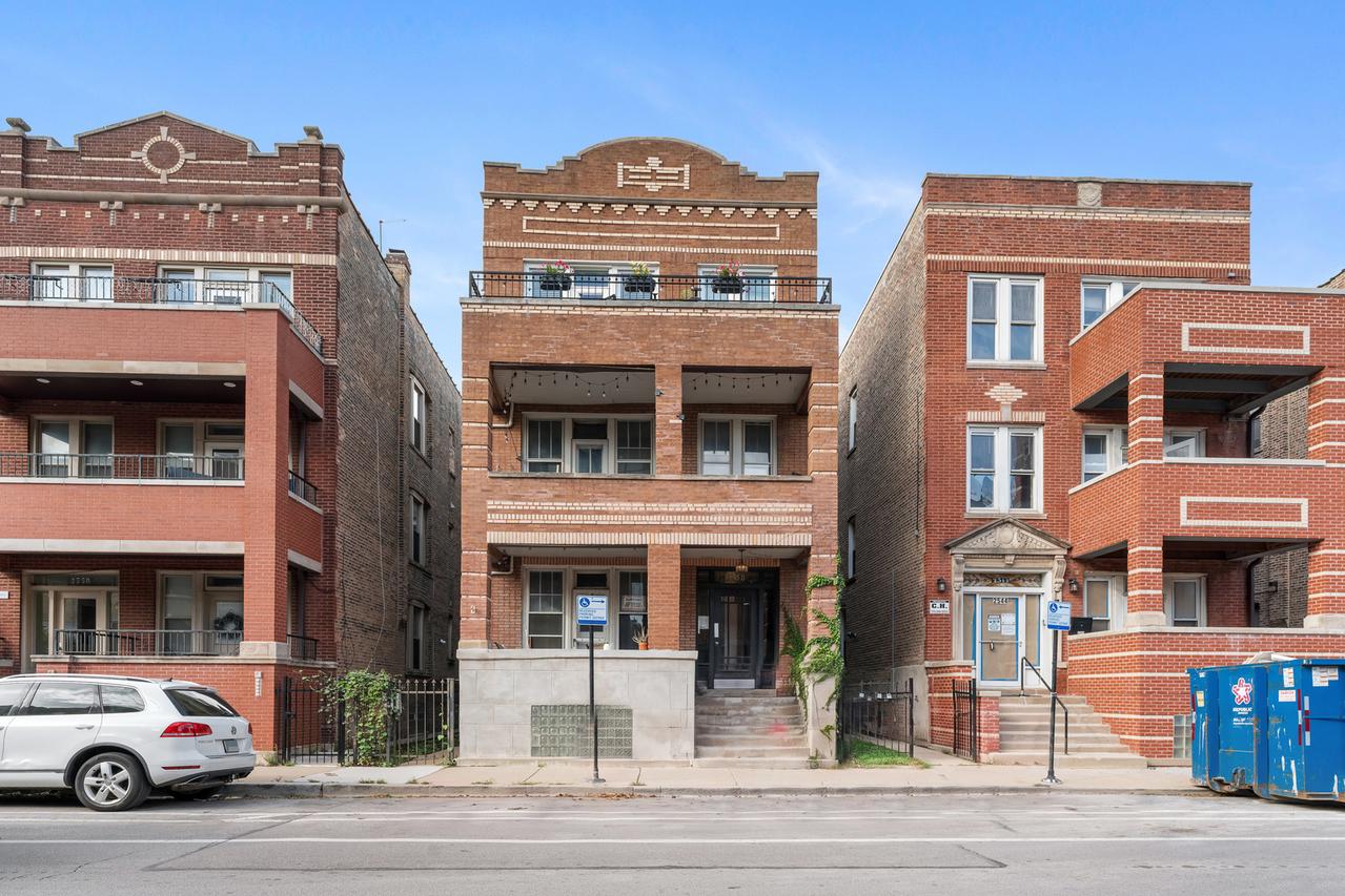 2548 W Augusta Ave. #2R, Chicago, IL 60622