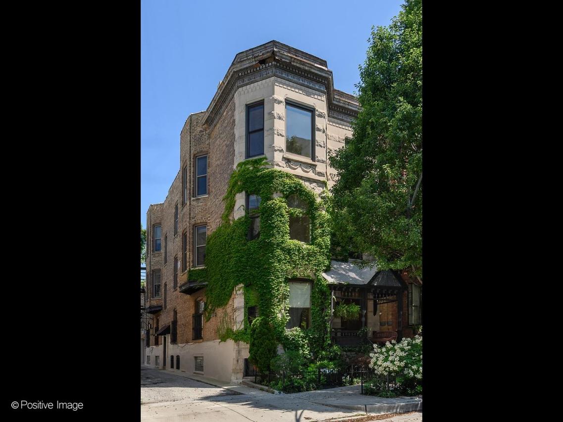 230 W Saint Paul Ave., Chicago, IL 60614