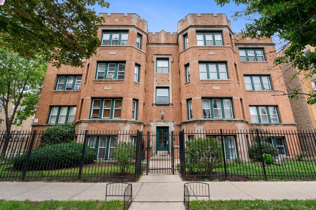 6304 N Claremont Ave. #2, Chicago, IL 60659