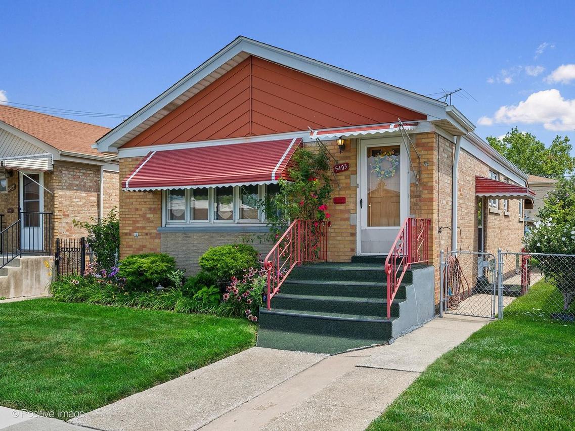 5403 S Lotus Ave., Chicago, IL 60638