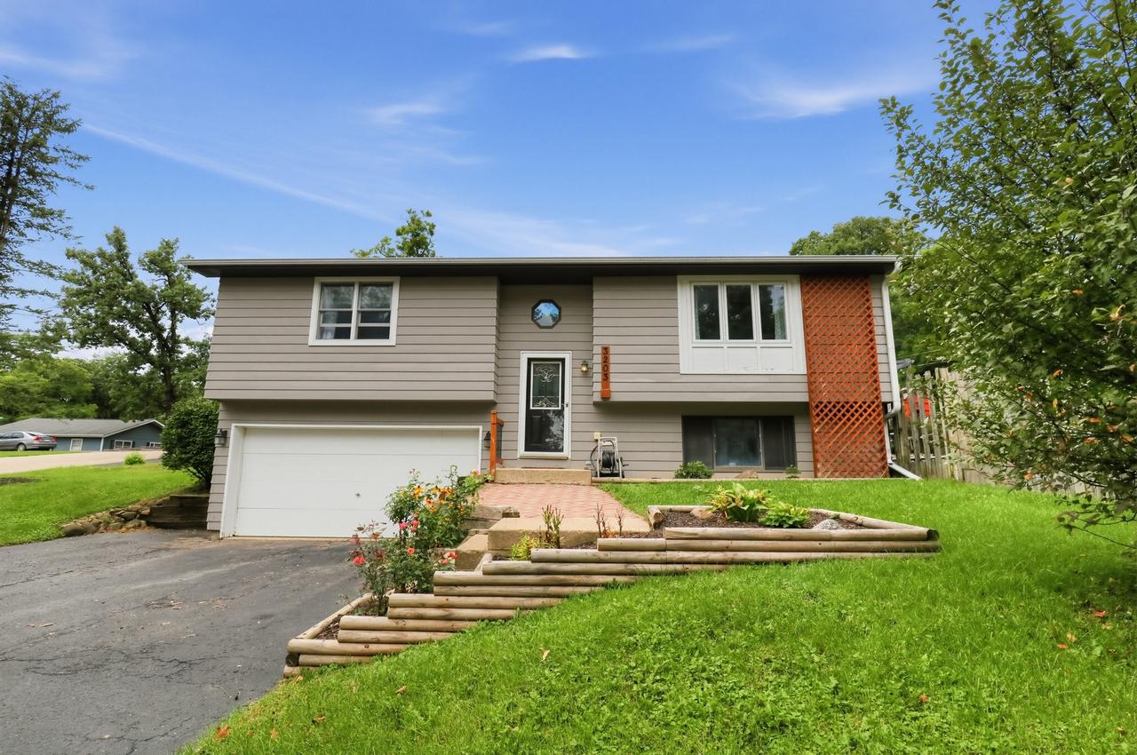 3203 Thompson Rd., Wonder Lake, IL 60097